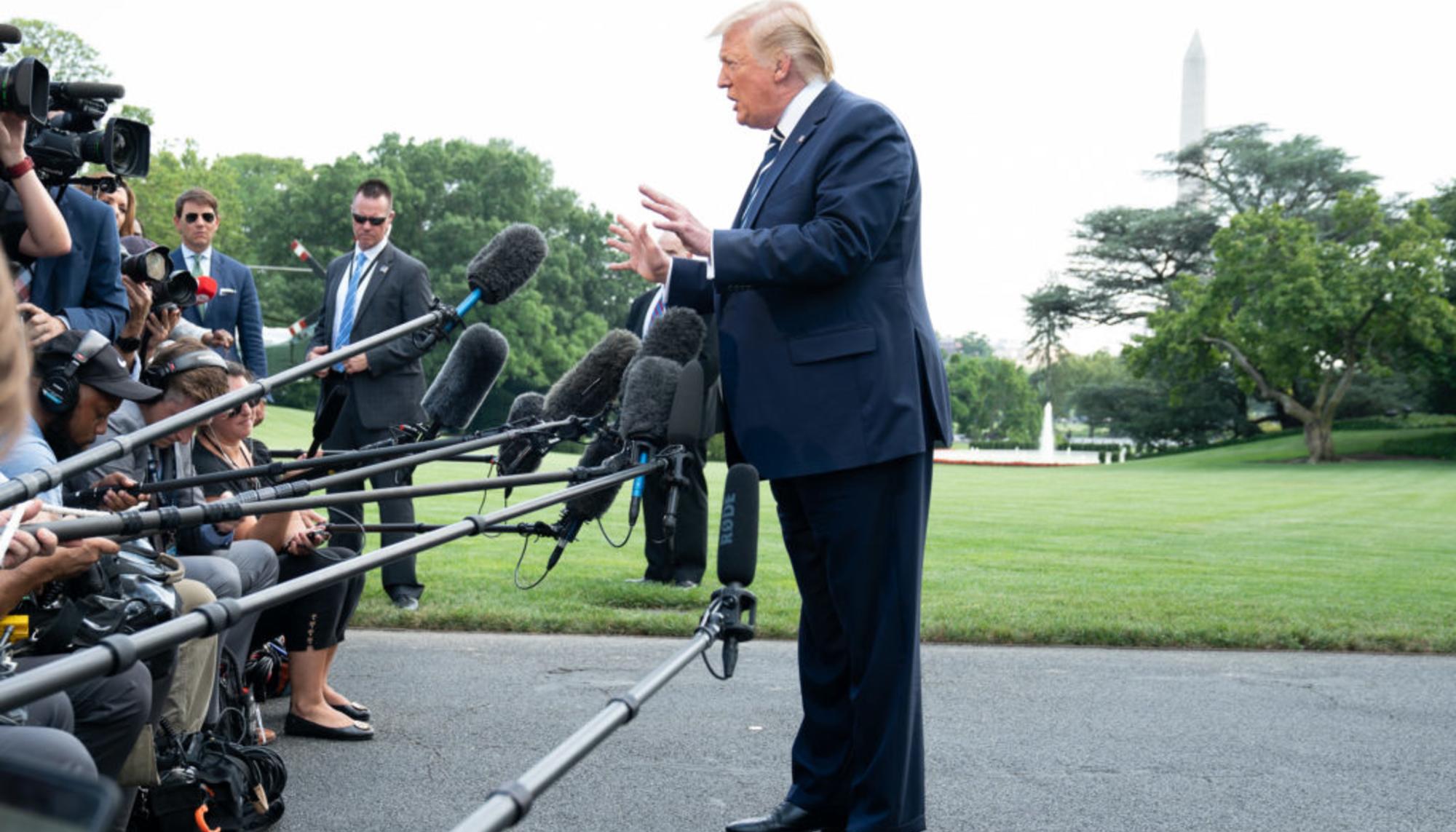 Donald Trump y su 'Cloud Act' han cambiado el tratamiento de la información en la red. Fuente: Picryl